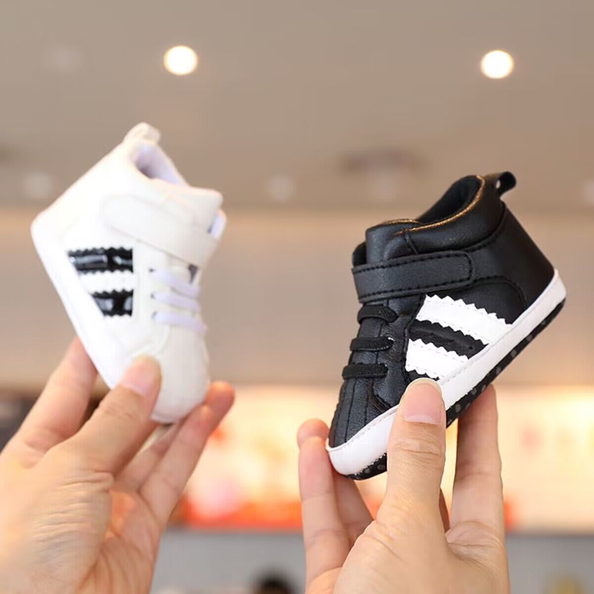 Street Fashion Boy - รองเท้าเด็กสีขาวแฟชั่นลำลองพิธีบัพติศมาเฟิร์ส วอล์คเกอร์สุภาพบุรุษรองเท้าเด็กทารกรองเท้าผ้าใบ